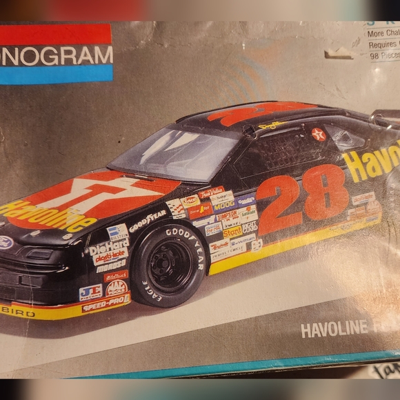 Vintage factory sealed monogram model kit - Picture 4 of 8